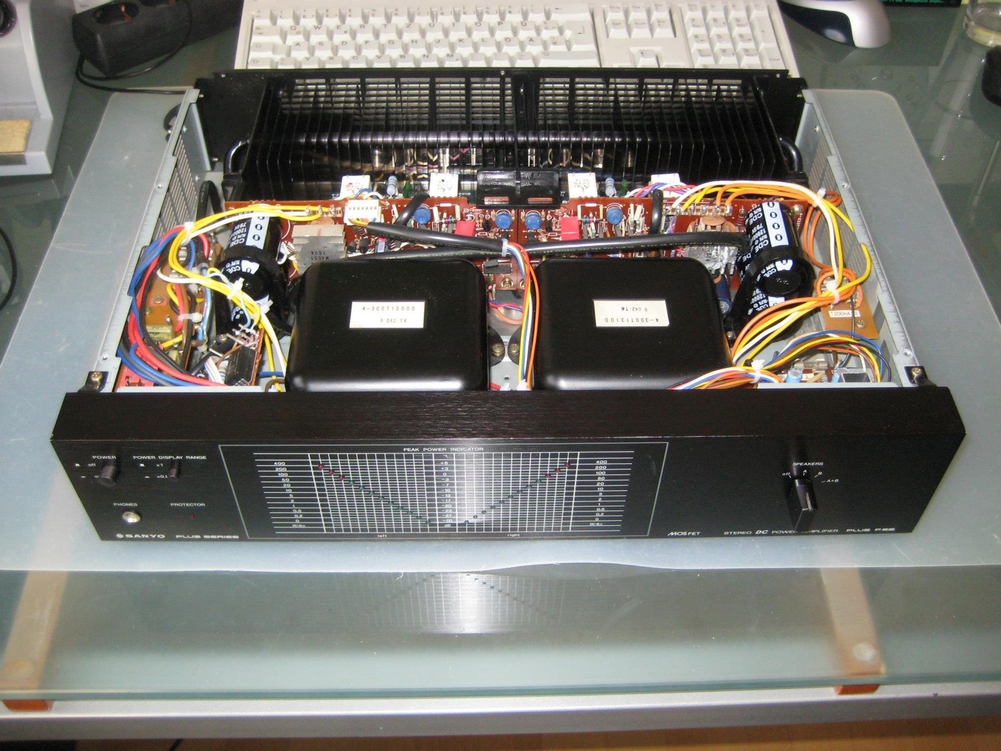 Les entrailles du Sanyo P55