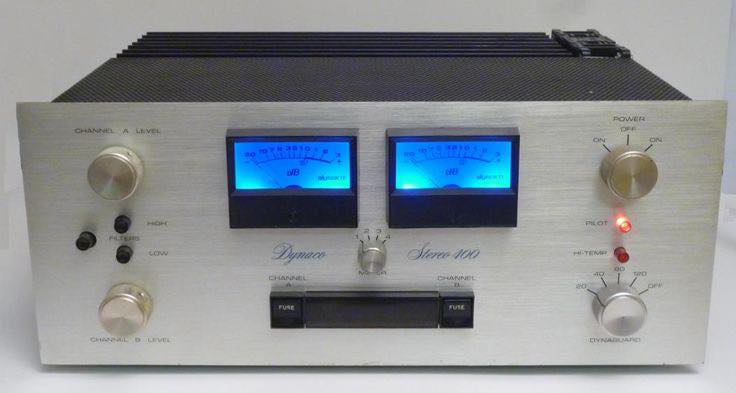 Une beauté aux yeux bleus